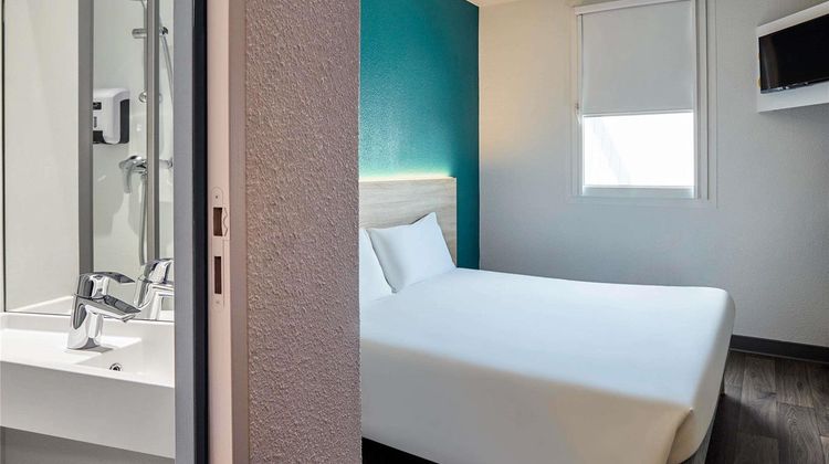 HotelF1 Annecy Room