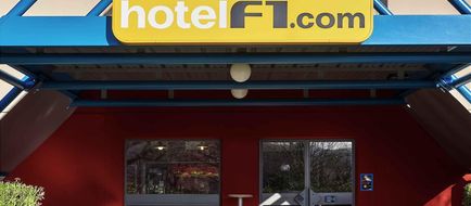 Hotelf1 Chartres Exterior