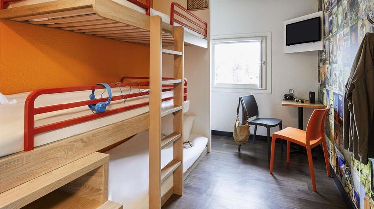 HotelF1 Grenoble Universite Room