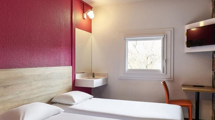 HotelF1 Limoges Room