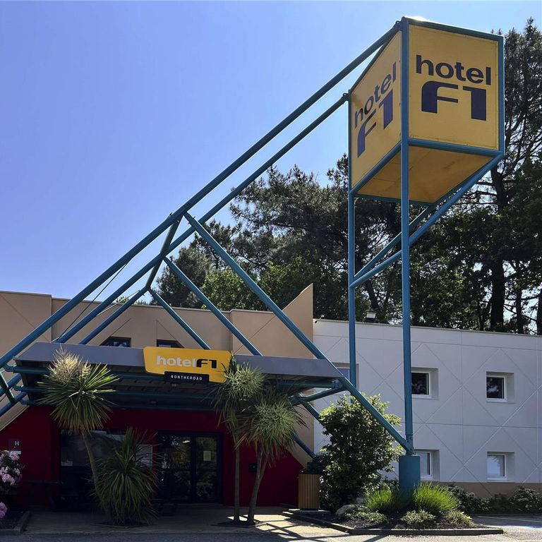 HotelF1 Lorient Hotel