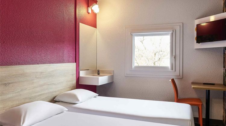 HotelF1 Metz Centre Devant les Ponts Room