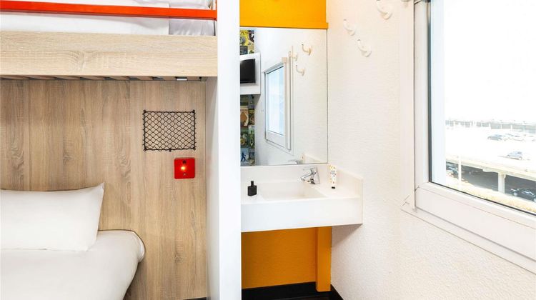 HotelF1 Dijon Nord Room