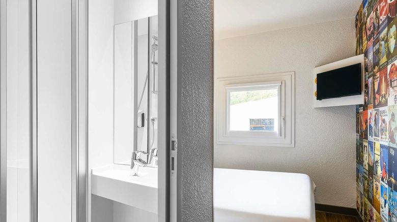 <b>HotelF1 Bordeaux ville Room</b>. Images powered by <a href="https://iceportal.shijigroup.com/" title="IcePortal" target="_blank">IcePortal</a>.
