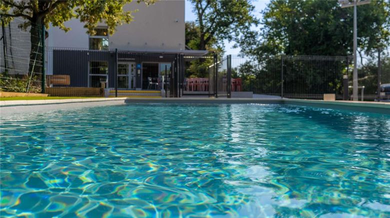 <b>Ibis budget Le Cannet des Maures Pool</b>. Images powered by <a href="https://iceportal.shijigroup.com/" title="IcePortal" target="_blank">IcePortal</a>.