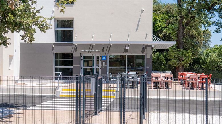 <b>Ibis budget Le Cannet des Maures Pool</b>. Images powered by <a href="https://iceportal.shijigroup.com/" title="IcePortal" target="_blank">IcePortal</a>.