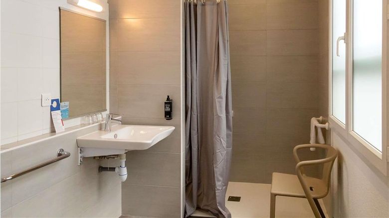<b>Ibis Budget Le Puy En Velay Room</b>. Images powered by <a href="https://iceportal.shijigroup.com/" title="IcePortal" target="_blank">IcePortal</a>.