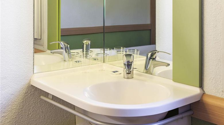 <b>Ibis Budget St Gratien - Enghien-les-Bains Room</b>. Images powered by <a href="https://iceportal.shijigroup.com/" title="IcePortal" target="_blank">IcePortal</a>.