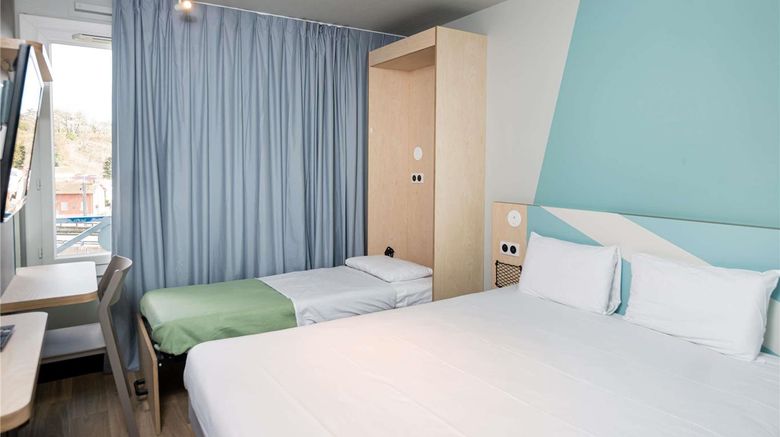 <b>Ibis Budget Lyon Caluire Room</b>. Images powered by <a href="https://iceportal.shijigroup.com/" title="IcePortal" target="_blank">IcePortal</a>.
