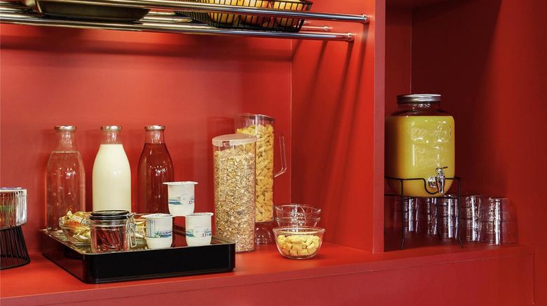 <b>HotelF1 Paris Porte De Montmartre Restaurant</b>. Images powered by <a href="https://iceportal.shijigroup.com/" title="IcePortal" target="_blank">IcePortal</a>.