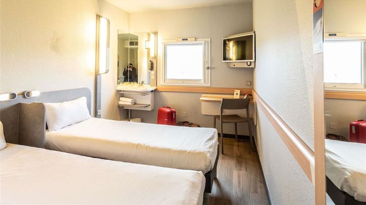 Ibis Budget Bourges Exterior