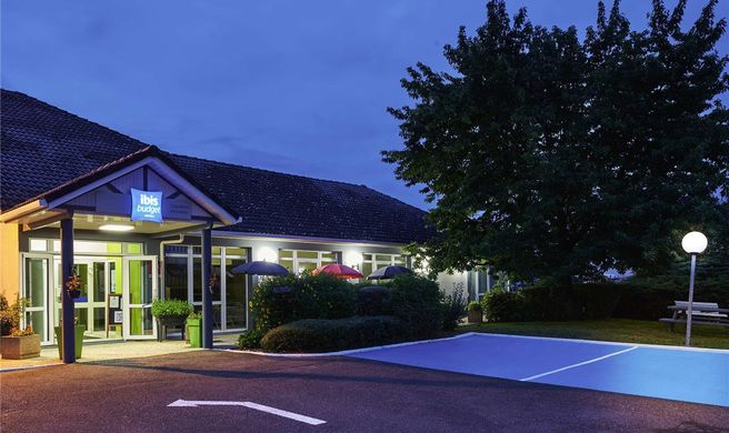 Ibis Budget Versailles Forum Exterior