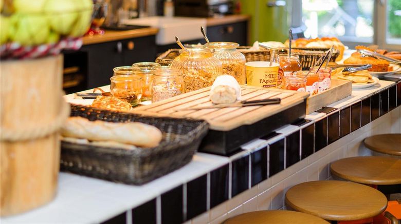 <b>Greet Annecy Cran Gevrier Restaurant</b>. Images powered by <a href="https://iceportal.shijigroup.com/" title="IcePortal" target="_blank">IcePortal</a>.