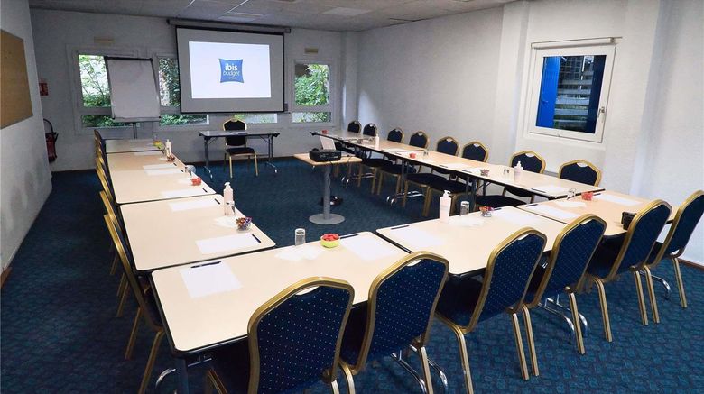 <b>Ibis Budget Blois Centre Meeting</b>. Images powered by <a href="https://iceportal.shijigroup.com/" title="IcePortal" target="_blank">IcePortal</a>.
