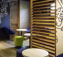 Ibis Budget Versailles Chateau Saint Cyr Exterior