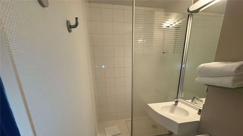<b>Ibis Budget Rouen Sud Zenith Room</b>. Images powered by <a href="https://iceportal.shijigroup.com/" title="IcePortal" target="_blank">IcePortal</a>.