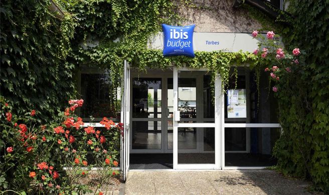 Ibis Budget Tarbes Exterior