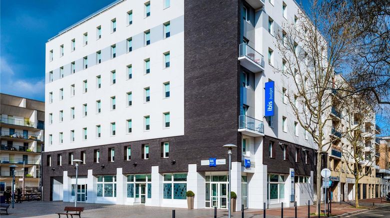 <b>Ibis Budget Issy Les Moulineaux Exterior</b>. Images powered by <a href="https://iceportal.shijigroup.com/" title="IcePortal" target="_blank">IcePortal</a>.