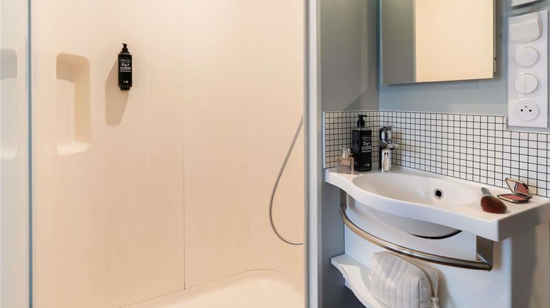 <b>Ibis Budget Issy Les Moulineaux Room</b>. Images powered by <a href="https://iceportal.shijigroup.com/" title="IcePortal" target="_blank">IcePortal</a>.