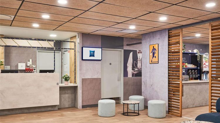 Ibis Budget Saint Maurice Exterior