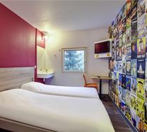 HotelF1 Saint Denis Stade Room