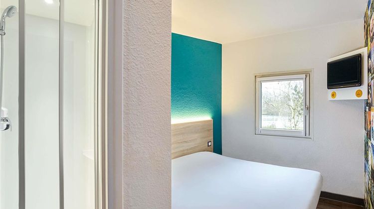 Hotelf1 Gennevilliers Asnieres Room