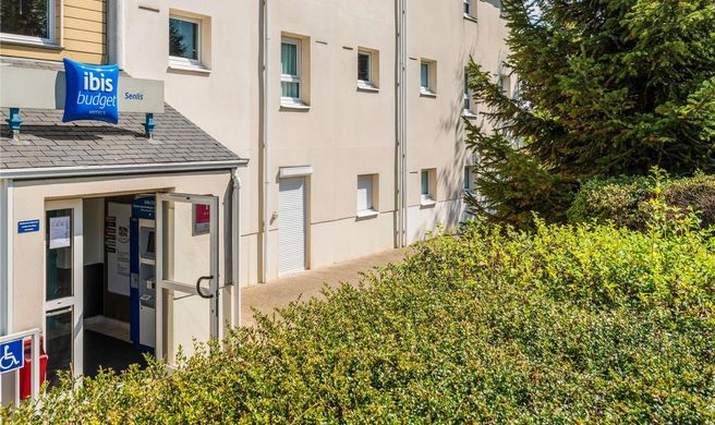 Ibis Budget Senlis Exterior