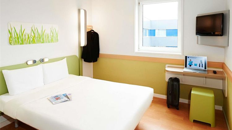 Ibis Budget Sur Mer Centre Les Ports Room