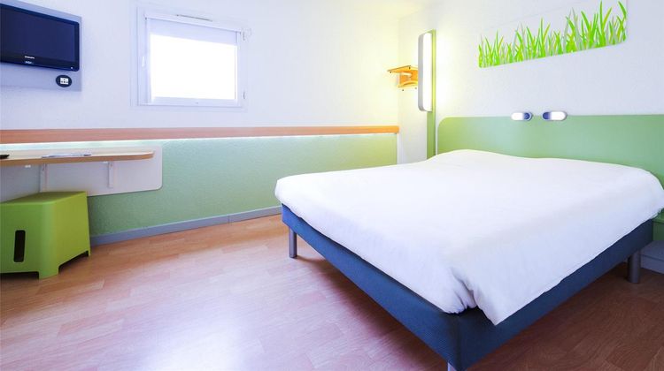 Ibis Budget Pau Est Exterior