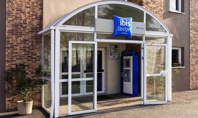 Ibis Budget Pau Est Exterior