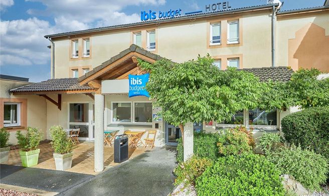 Ibis Budget Lisieux Exterior