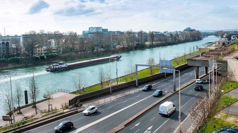 <b>Ibis Budget Courbevoie Paris Exterior</b>. Images powered by <a href="https://iceportal.shijigroup.com/" title="IcePortal" target="_blank">IcePortal</a>.