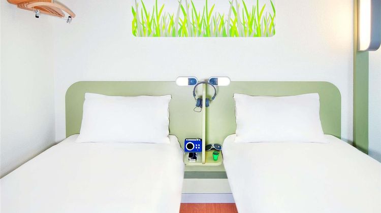 Ibis Budget Caen Gare Exterior