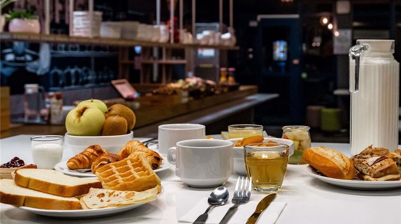 <b>Ibis Budget Pontault Combault Marne la Vallee Restaurant</b>. Images powered by <a href="https://iceportal.shijigroup.com/" title="IcePortal" target="_blank">IcePortal</a>.