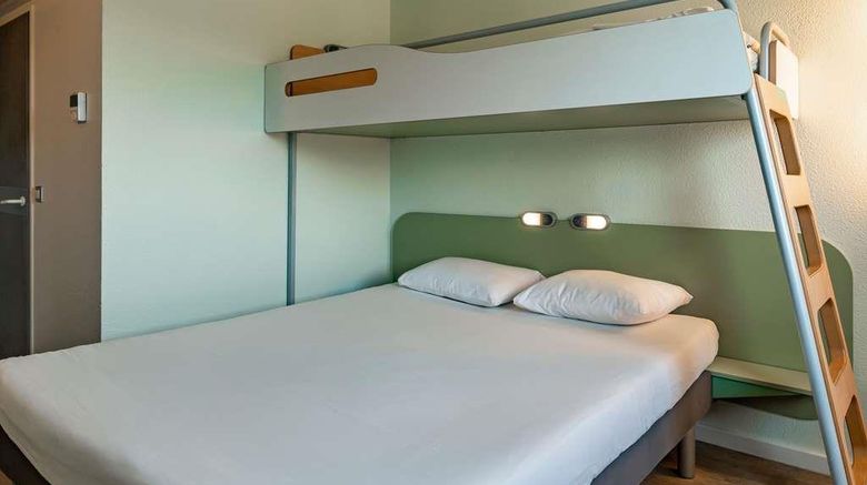 <b>Ibis Budget Pontault Combault Marne la Vallee Room</b>. Images powered by <a href="https://iceportal.shijigroup.com/" title="IcePortal" target="_blank">IcePortal</a>.