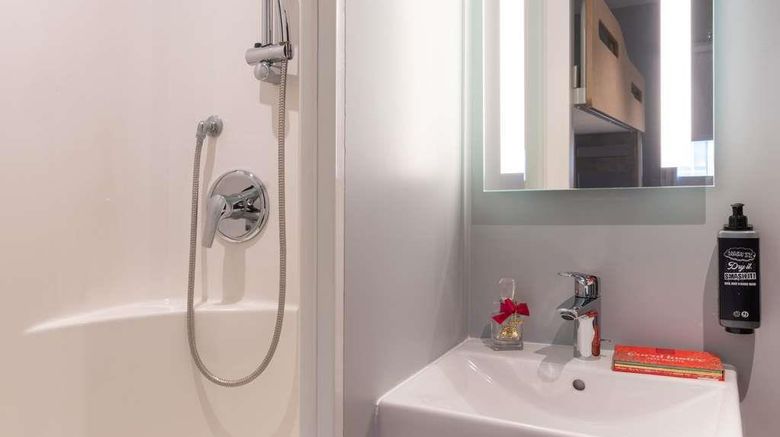 <b>Ibis Budget Marne La Vallee Room</b>. Images powered by <a href="https://iceportal.shijigroup.com/" title="IcePortal" target="_blank">IcePortal</a>.