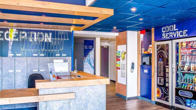 Ibis Budget Issoire Exterior