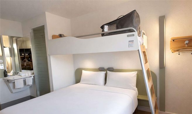 Ibis Budget Issoire Exterior