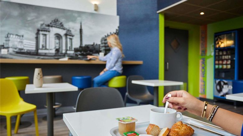 <b>Ibis Budget Lille Est Restaurant</b>. Images powered by <a href="https://iceportal.shijigroup.com/" title="IcePortal" target="_blank">IcePortal</a>.