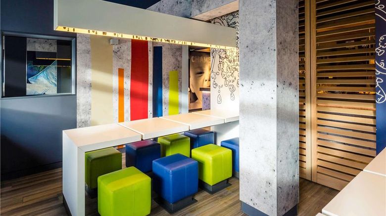 <b>Ibis Budget Velizy Restaurant</b>. Images powered by <a href="https://iceportal.shijigroup.com/" title="IcePortal" target="_blank">IcePortal</a>.