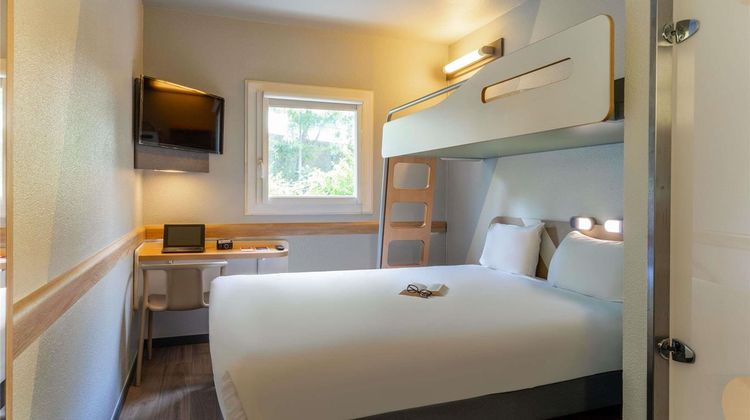 Ibis Budget Velizy Room