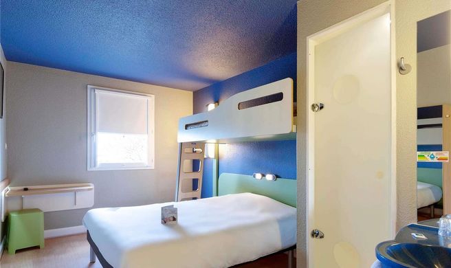 Ibis Budget La Roche Sur Yon Exterior