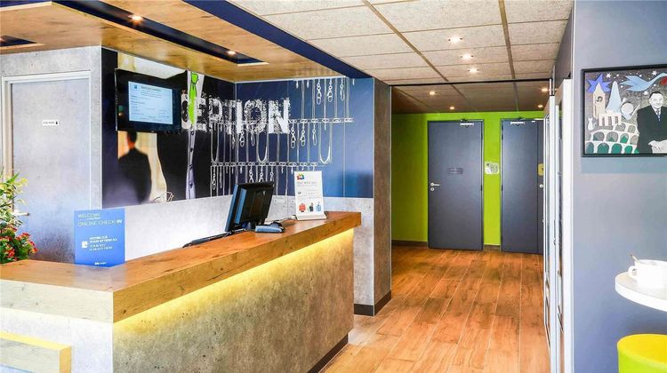 Ibis Budget Marseille Vitrolles Exterior