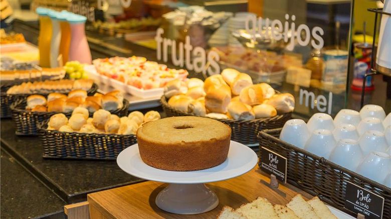 <b>Ibis Budget Curitiba Centro Restaurant</b>. Images powered by <a href="https://iceportal.shijigroup.com/" title="IcePortal" target="_blank">IcePortal</a>.