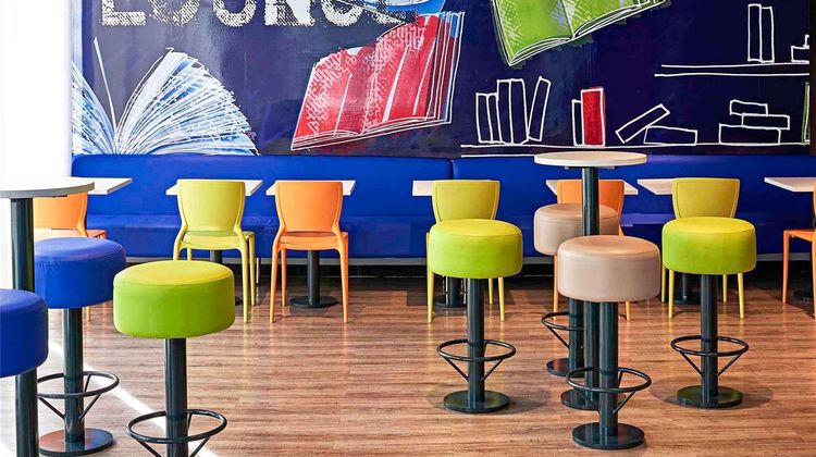 Ibis Budget Curitiba Centro Exterior