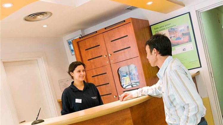 Ibis Budget Nevers Varennes Exterior
