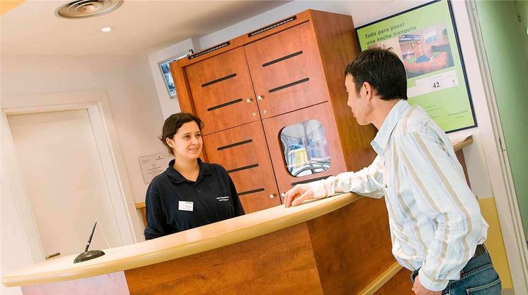 Ibis Budget Nevers Varennes Exterior