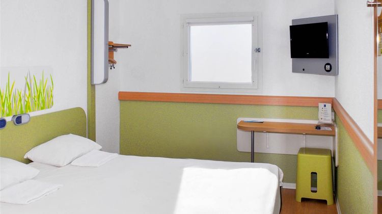 Ibis Budget Flers Grands Champs Room