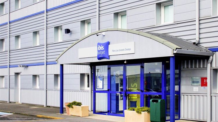 Ibis Budget Flers Grands Champs Exterior