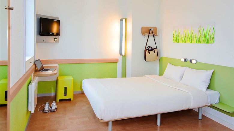 <b>Ibis Budget Bordeaux Centre Bastide Room</b>. Images powered by <a href="https://iceportal.shijigroup.com/" title="IcePortal" target="_blank">IcePortal</a>.